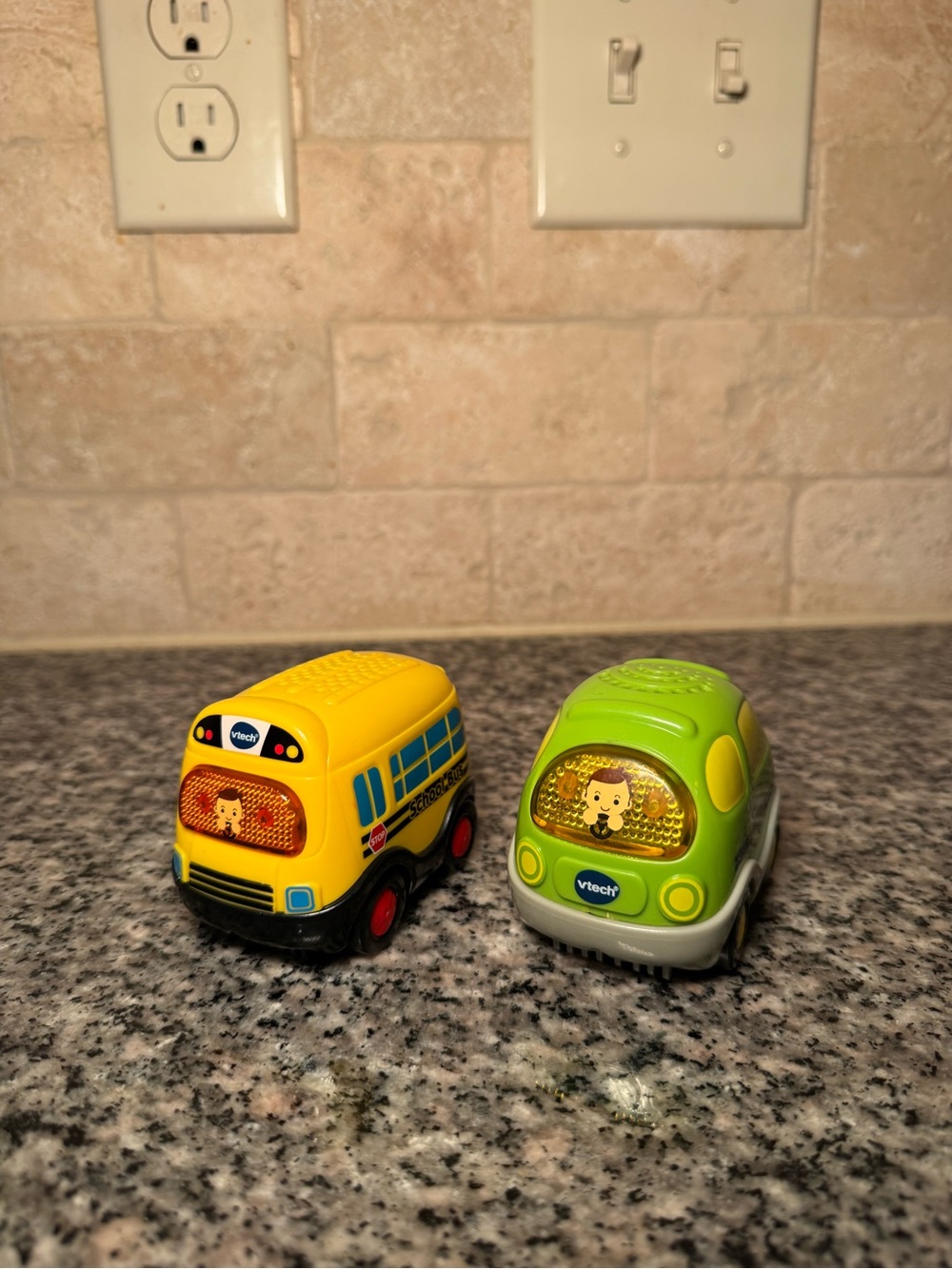 V-Tech School Bus and smart wheels green Van